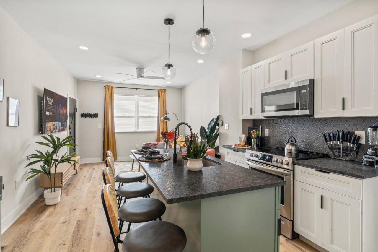 Passyunk Square Spacious 1 Bedroom Oasis- Huge Deck Филадельфия Экстерьер фото